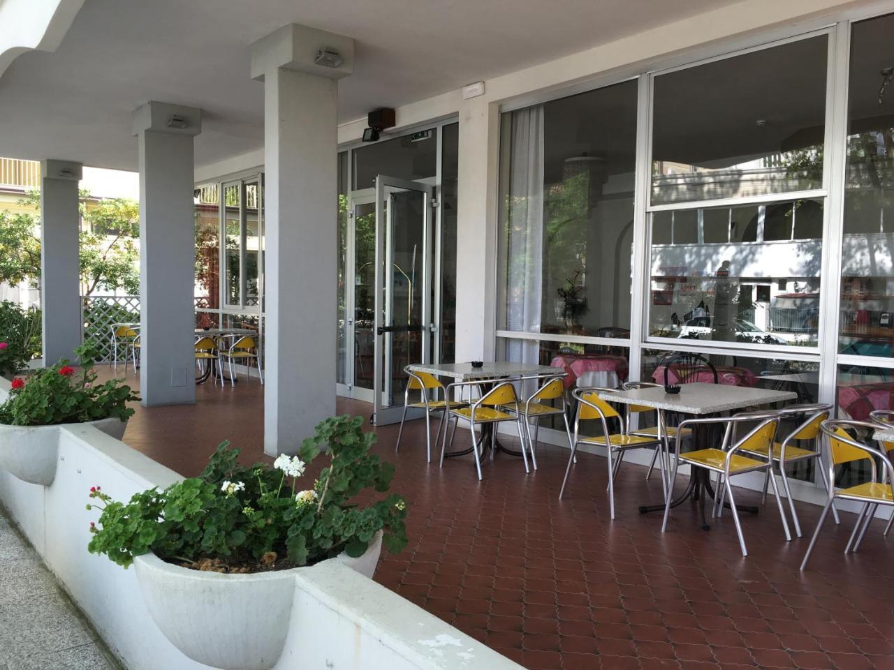 Hotel Admiral Cesenatico Buitenkant foto