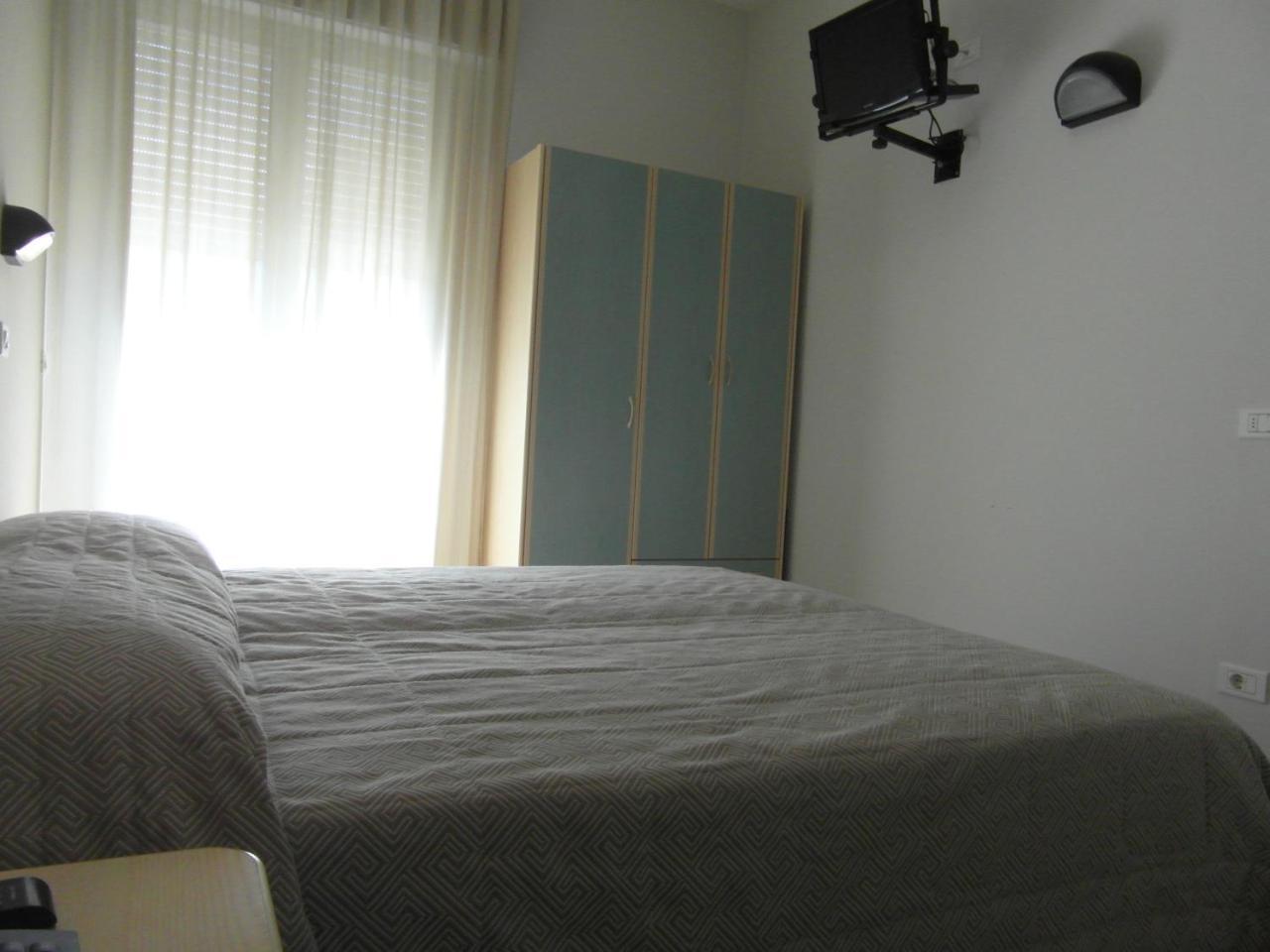 Hotel Admiral Cesenatico Buitenkant foto