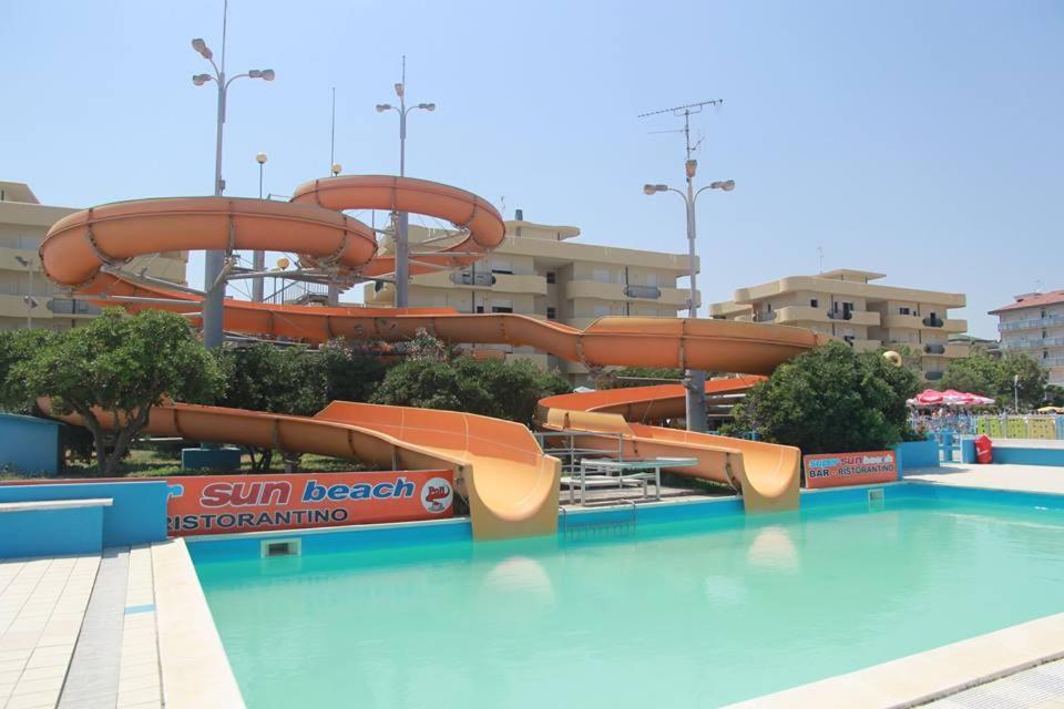 Hotel Admiral Cesenatico Buitenkant foto