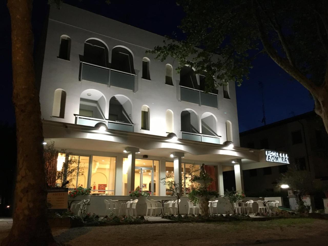 Hotel Admiral Cesenatico Buitenkant foto